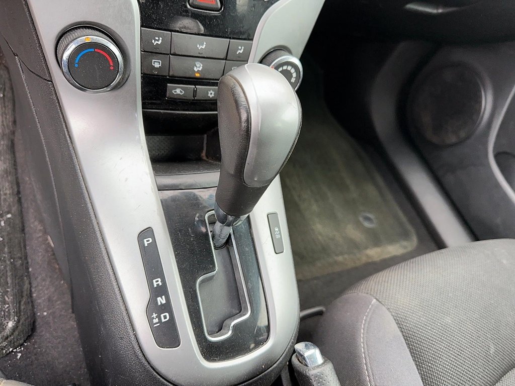 2014 Chevrolet Cruze 1LS in Stratford, Ontario - 13 - w1024h768px