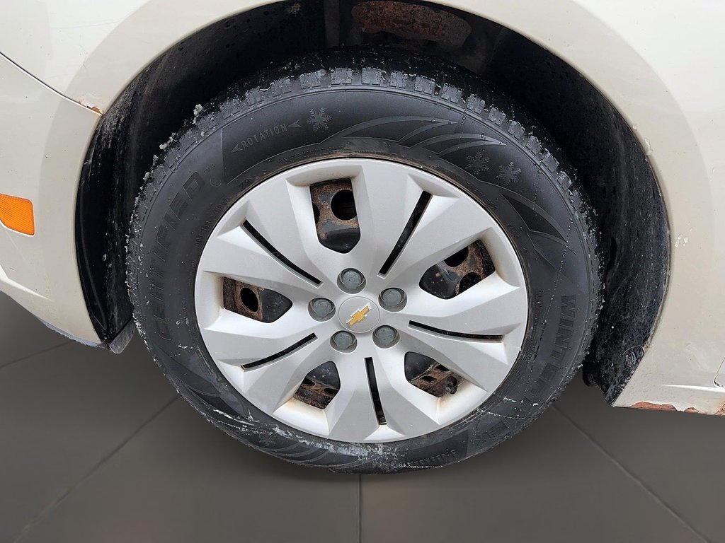 2014 Chevrolet Cruze 1LS in Stratford, Ontario - 6 - w1024h768px