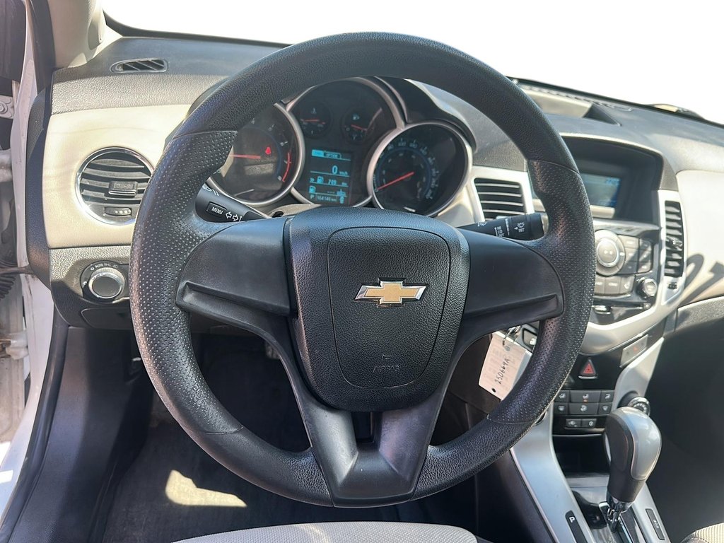 2014 Chevrolet Cruze 1LS in Stratford, Ontario - 10 - w1024h768px