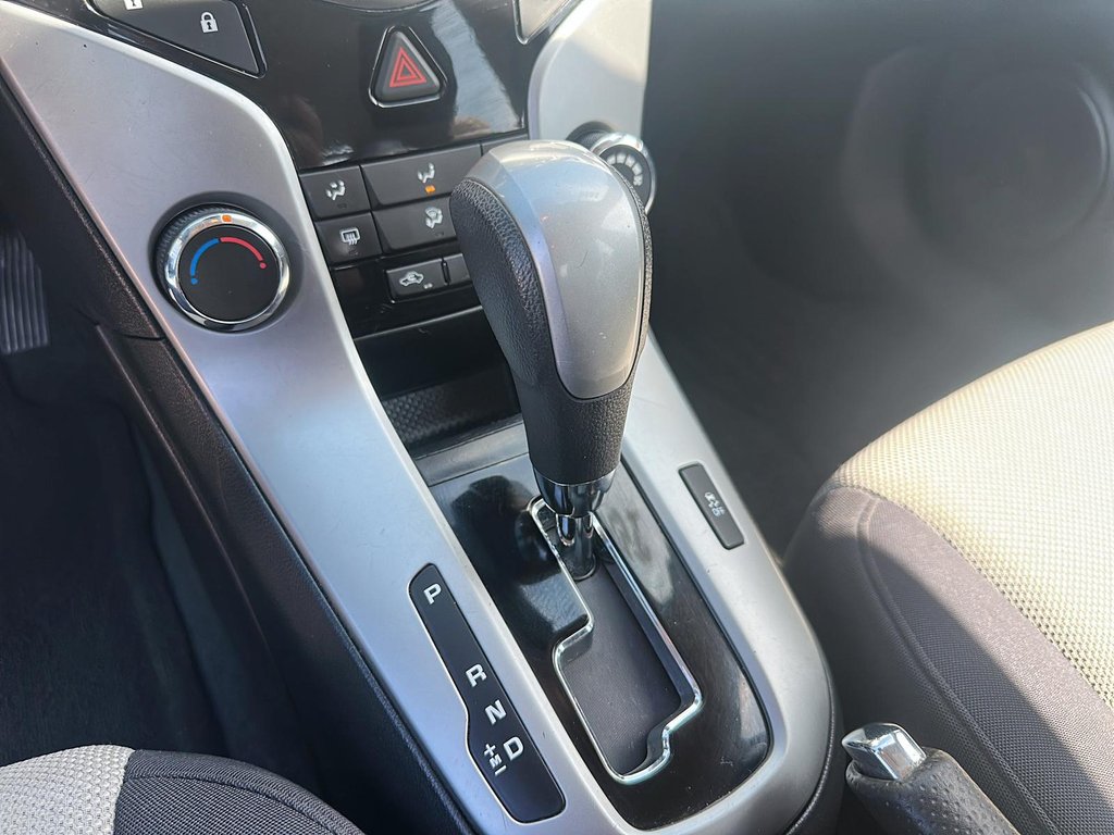 2014 Chevrolet Cruze 1LS in Stratford, Ontario - 13 - w1024h768px
