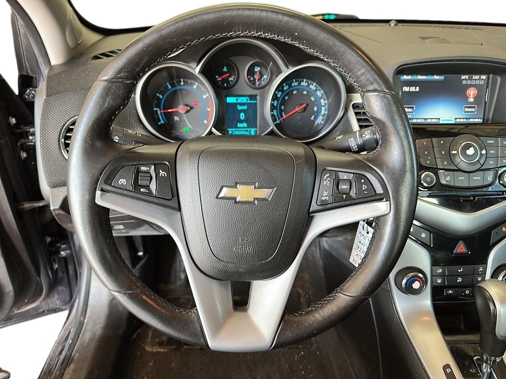 2014 Chevrolet Cruze 2LT in Stratford, Ontario - 11 - w1024h768px