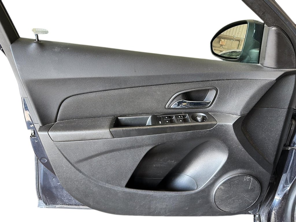 2014 Chevrolet Cruze 2LT in Stratford, Ontario - 10 - w1024h768px