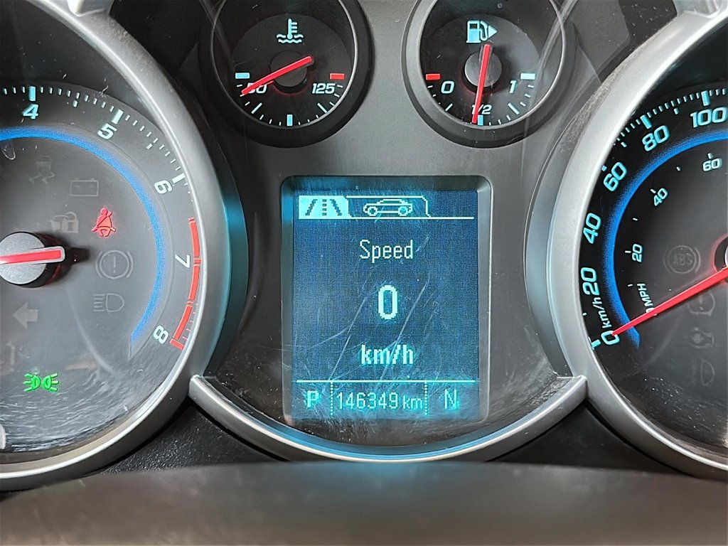 2014 Chevrolet Cruze 2LT in Stratford, Ontario - 12 - w1024h768px