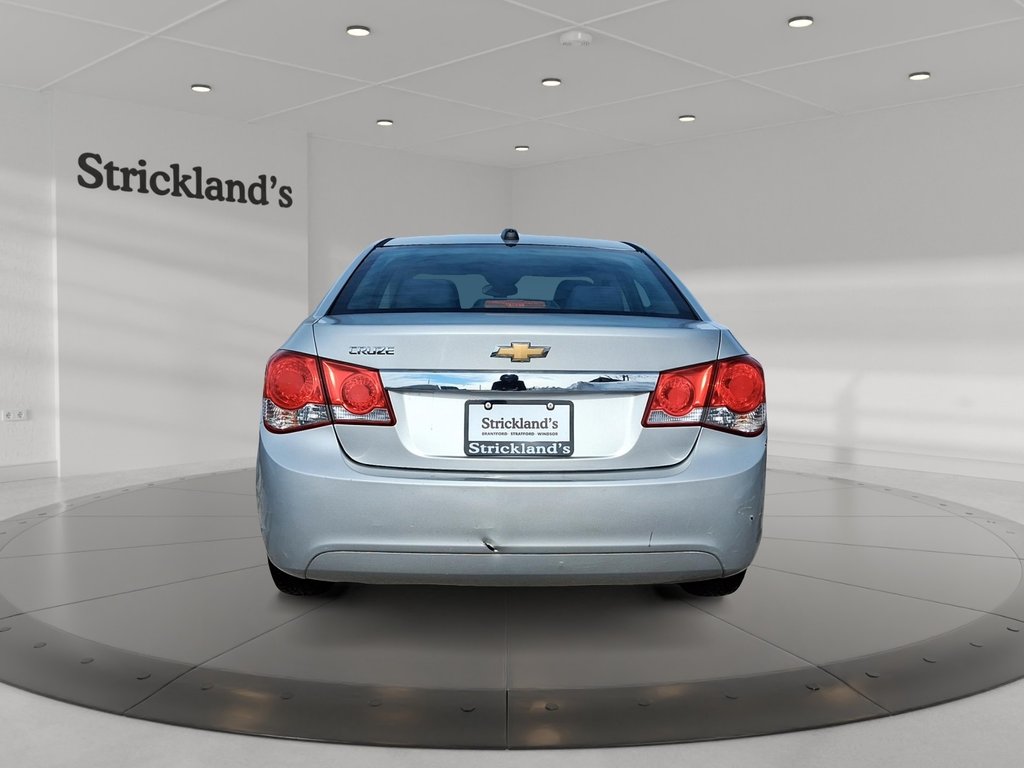 2015 Chevrolet Cruze LS in Stratford, Ontario - 3 - w1024h768px