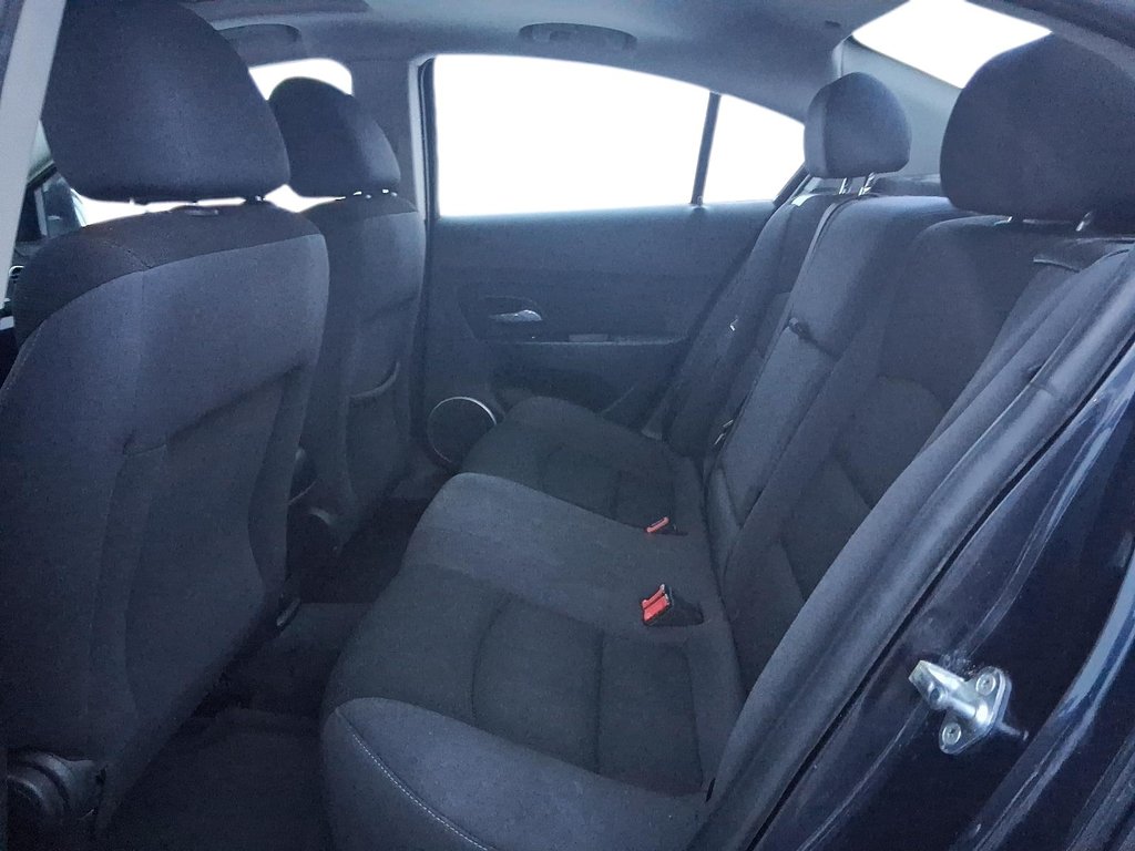 2016 Chevrolet Cruze Limited LT Turbo in Stratford, Ontario - 9 - w1024h768px