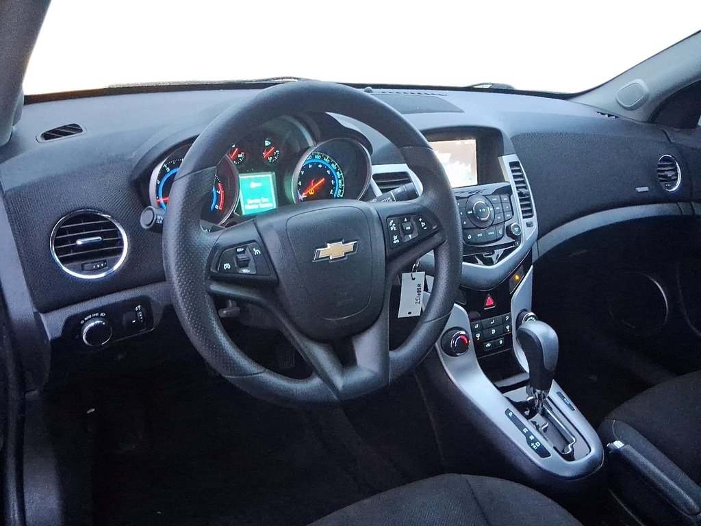 2016 Chevrolet Cruze Limited LT Turbo in Stratford, Ontario - 10 - w1024h768px