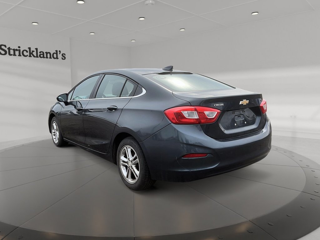 2017  Cruze LT - 6AT in Stratford, Ontario - 4 - w1024h768px