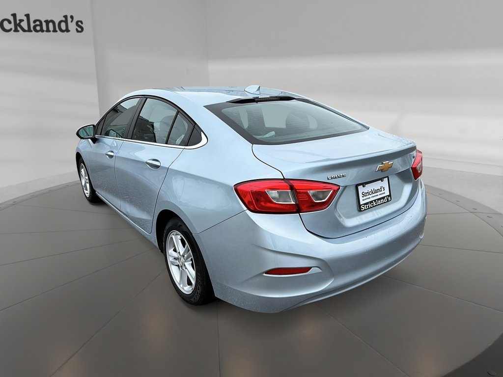 2017 Chevrolet Cruze LT - 6AT in Stratford, Ontario - 4 - w1024h768px