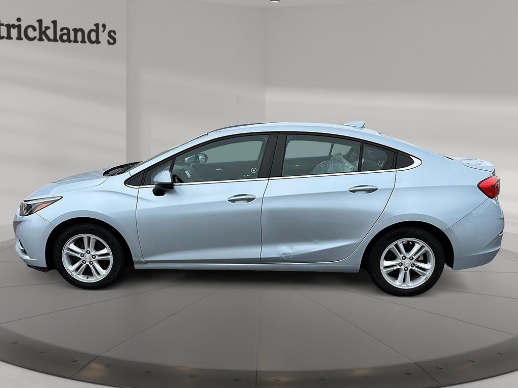 2017 Chevrolet Cruze LT - 6AT in Stratford, Ontario - 5 - w1024h768px