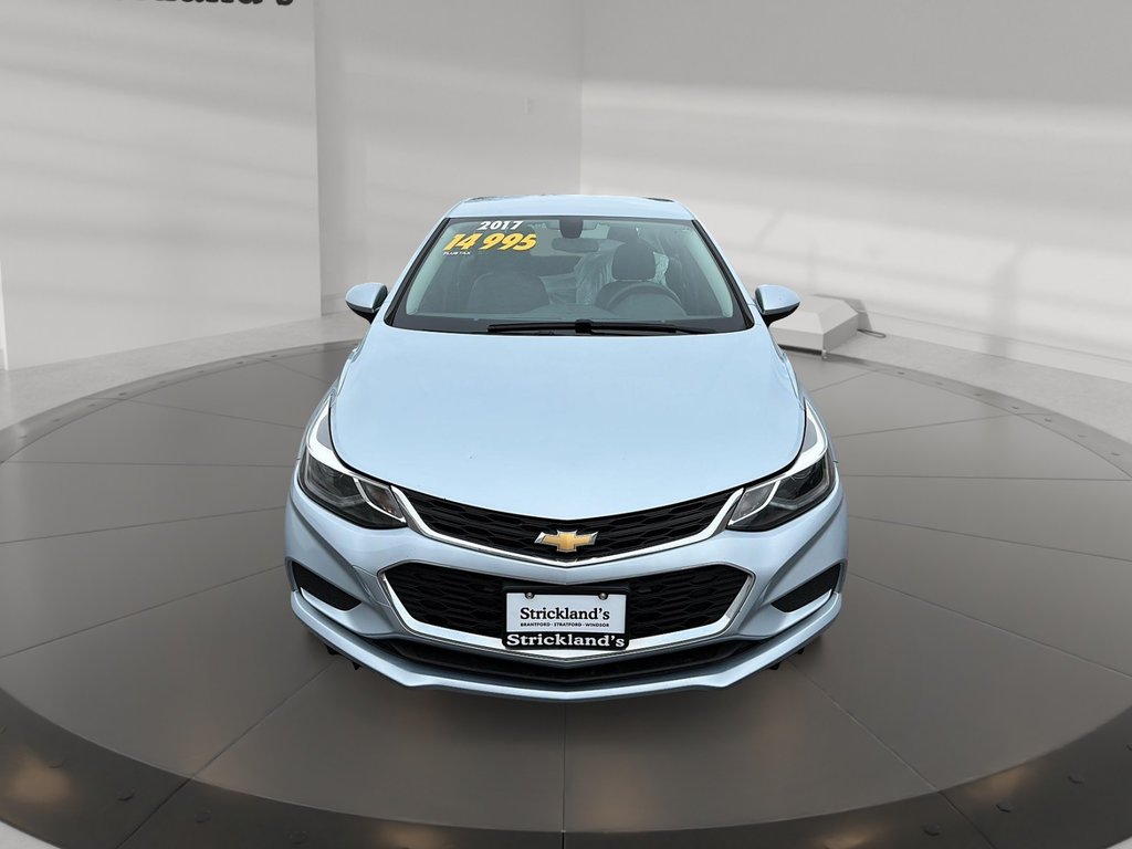 2017 Chevrolet Cruze LT - 6AT in Stratford, Ontario - 2 - w1024h768px