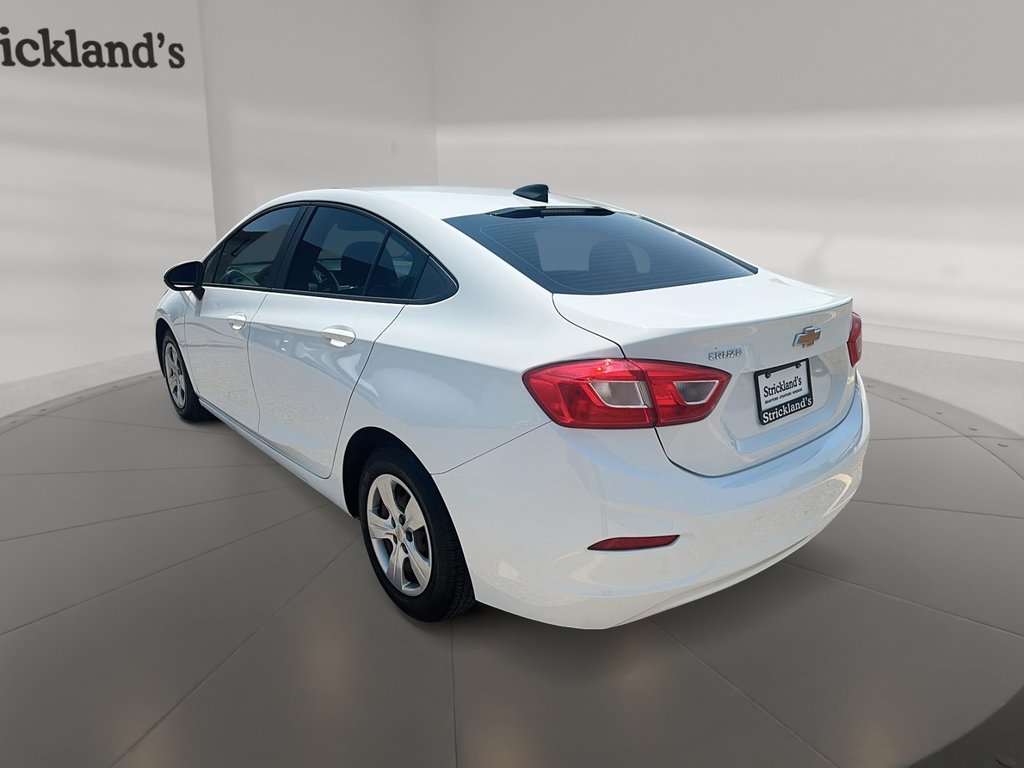 2017 Chevrolet Cruze LT - 6MT in Stratford, Ontario - 4 - w1024h768px