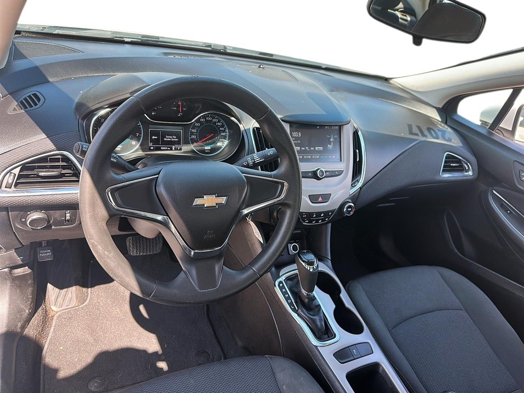 2017 Chevrolet Cruze LS - 6AT in Stratford, Ontario - 8 - w1024h768px