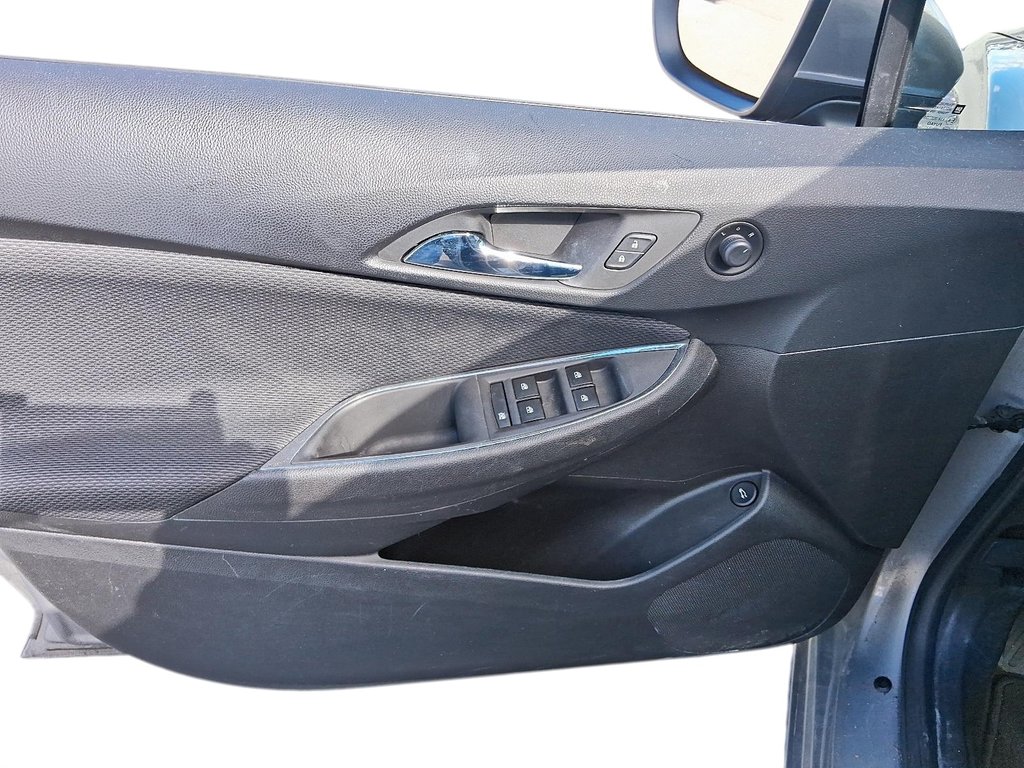 2017 Chevrolet Cruze LT - 6AT in Stratford, Ontario - 10 - w1024h768px