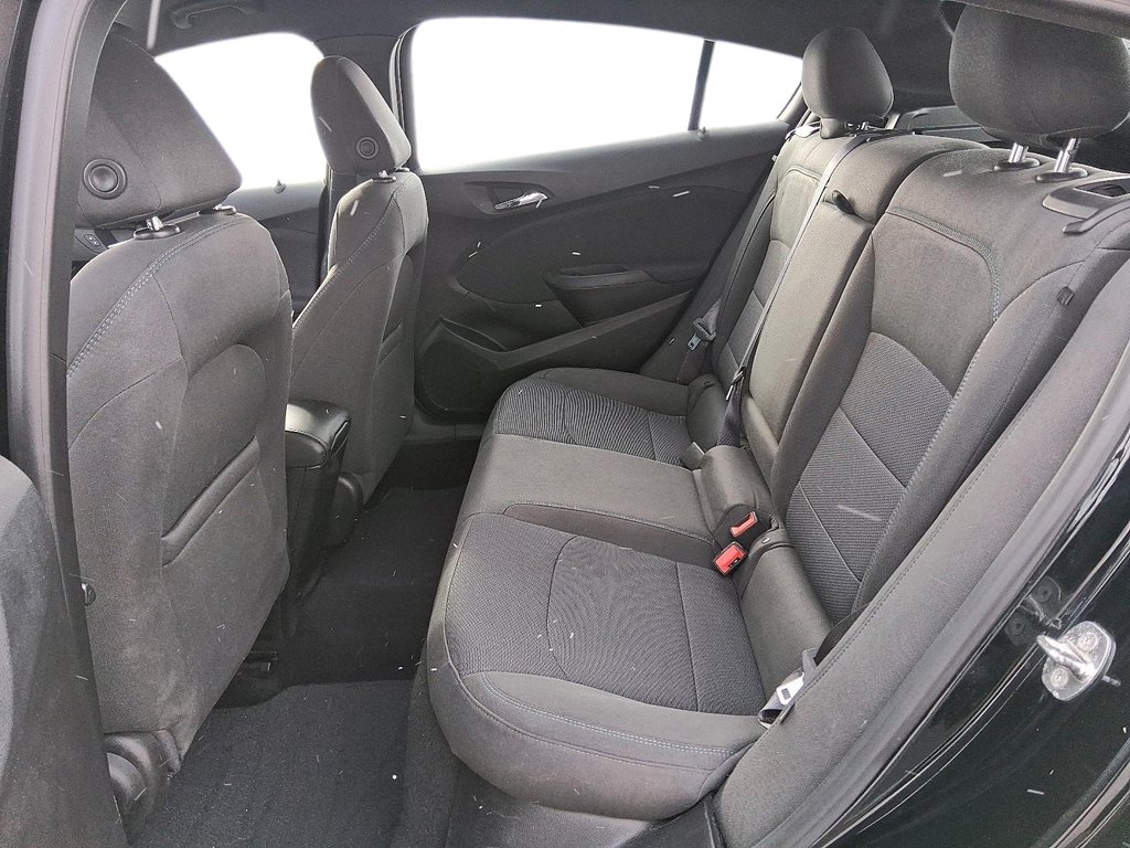 2017 Chevrolet Cruze LT - 6MT in Stratford, Ontario - 9 - w1024h768px