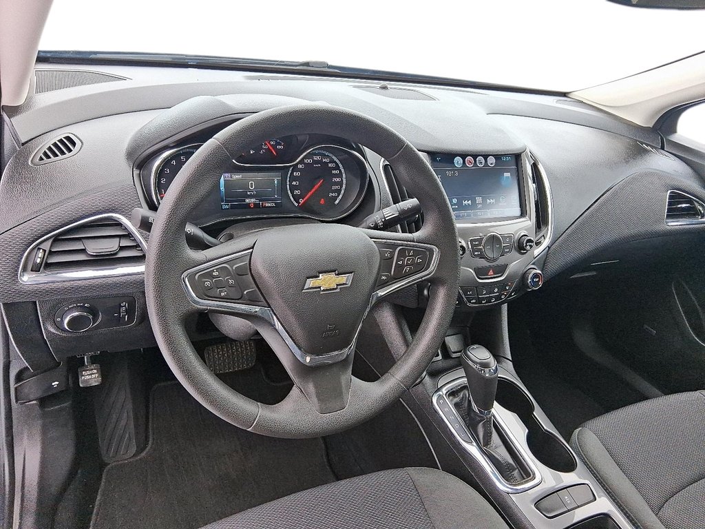 2017 Chevrolet Cruze LT - 6AT in Stratford, Ontario - 10 - w1024h768px