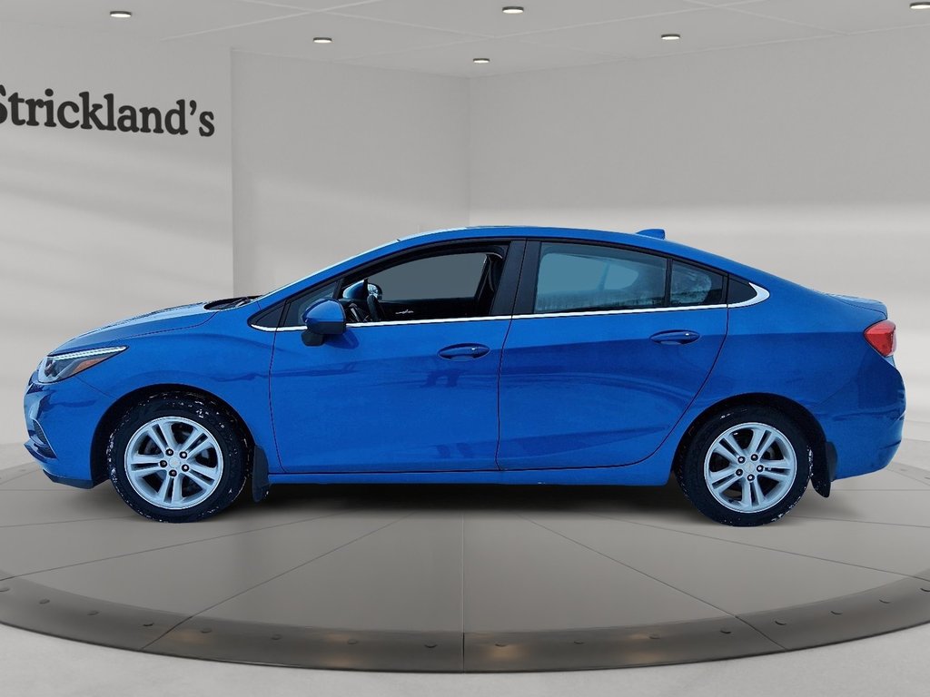2017 Chevrolet Cruze LT - 6AT in Stratford, Ontario - 5 - w1024h768px