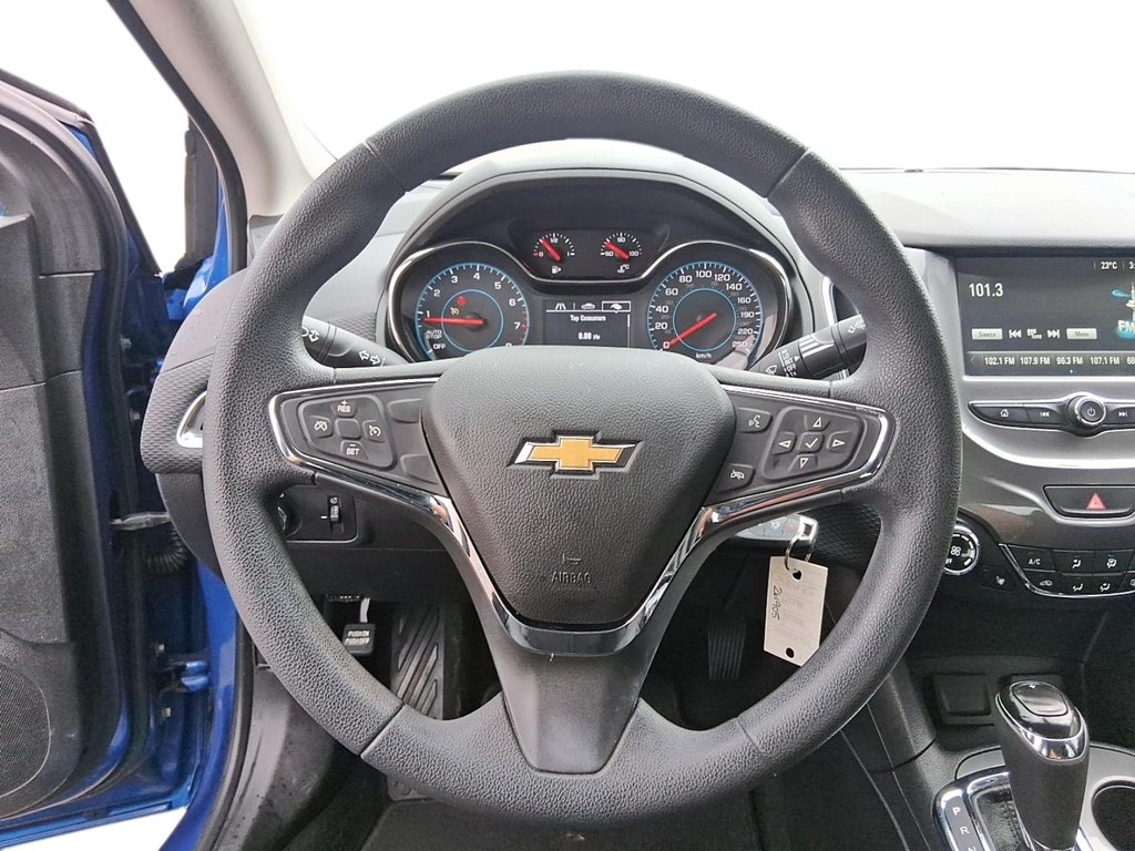 2017 Chevrolet Cruze LT - 6AT in Stratford, Ontario - 12 - w1024h768px