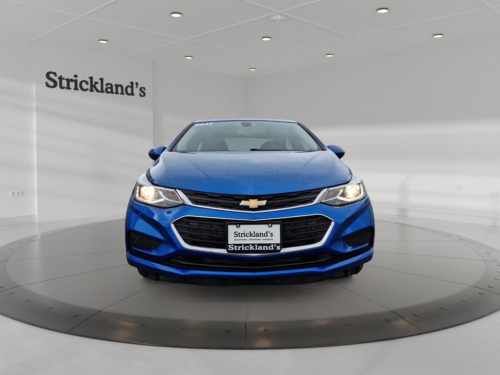 2017 Chevrolet Cruze LT - 6AT in Stratford, Ontario - 2 - w1024h768px