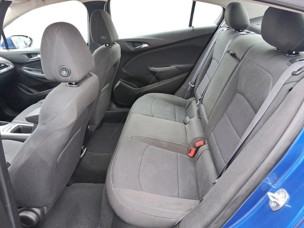 2017 Chevrolet Cruze LT - 6AT in Stratford, Ontario - 9 - w1024h768px