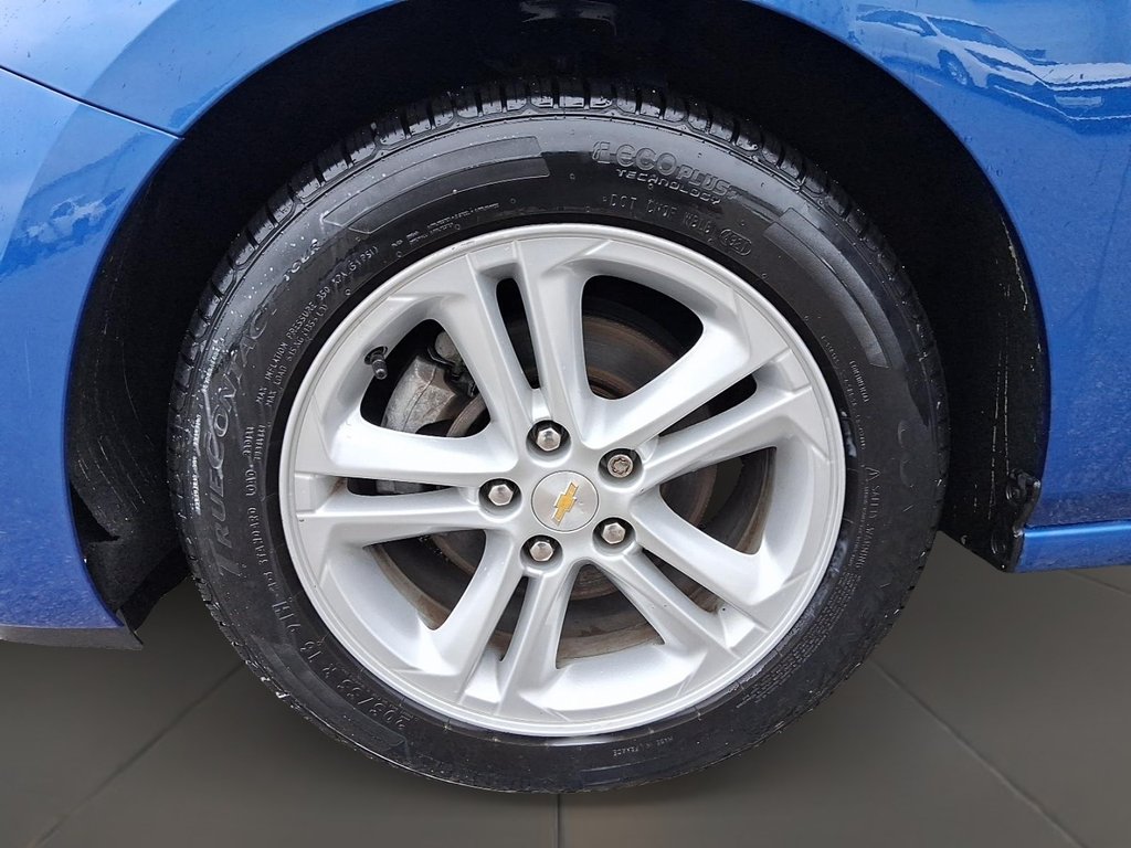 2017 Chevrolet Cruze LT - 6AT in Stratford, Ontario - 7 - w1024h768px