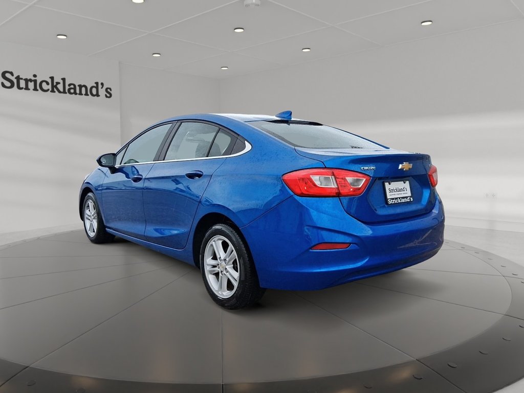 2017 Chevrolet Cruze LT - 6AT in Stratford, Ontario - 4 - w1024h768px