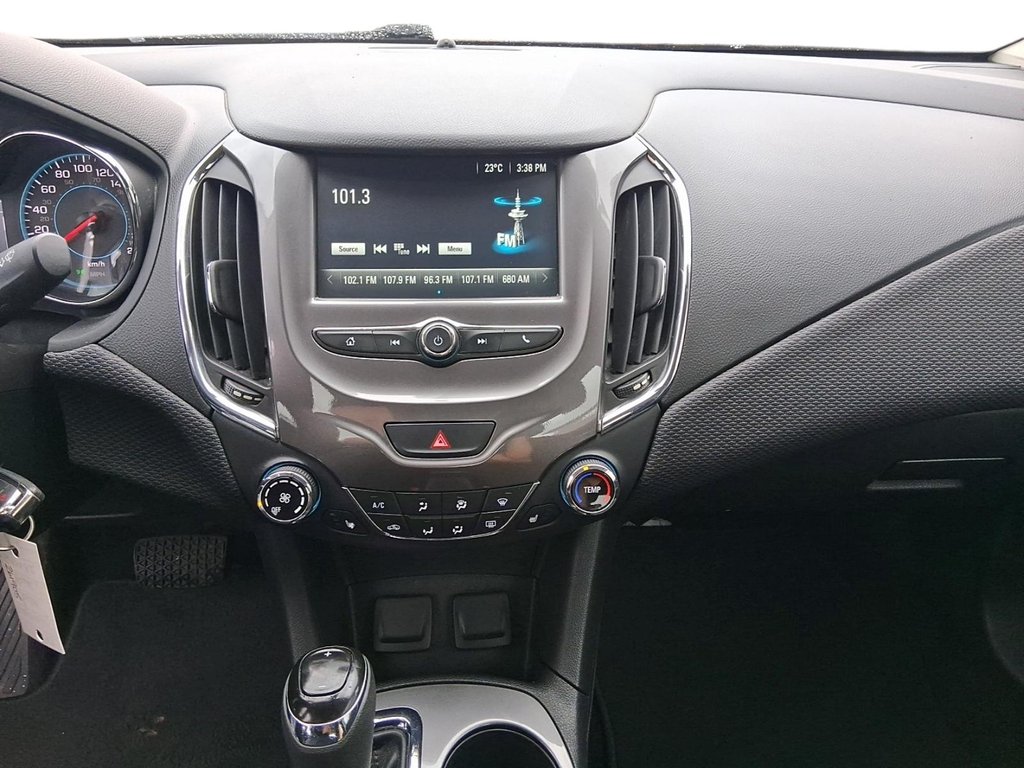 2017 Chevrolet Cruze LT - 6AT in Stratford, Ontario - 15 - w1024h768px