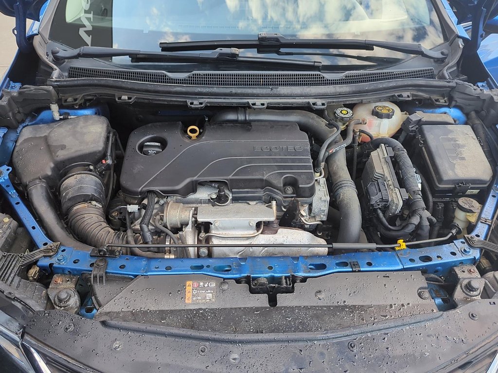 2018 Chevrolet Cruze LT - 6AT in Stratford, Ontario - 8 - w1024h768px