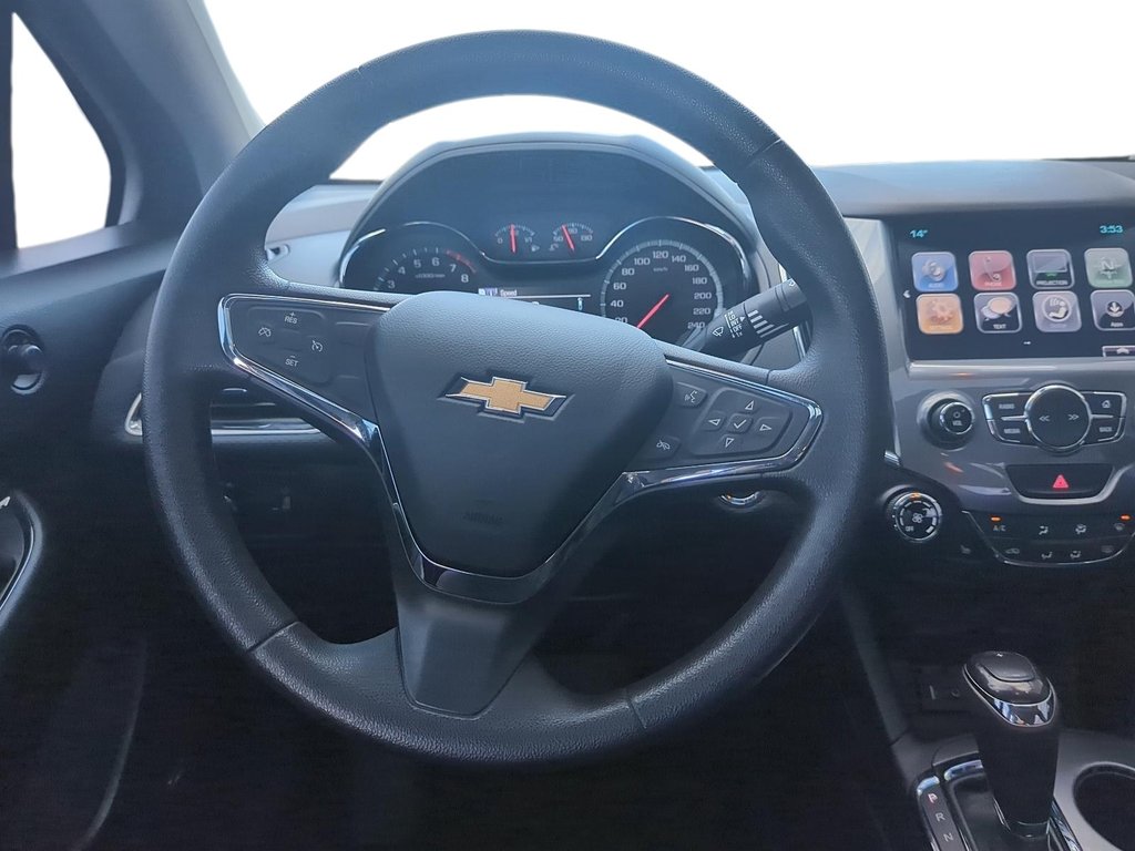 2018 Chevrolet Cruze LT - 6AT in Stratford, Ontario - 12 - w1024h768px