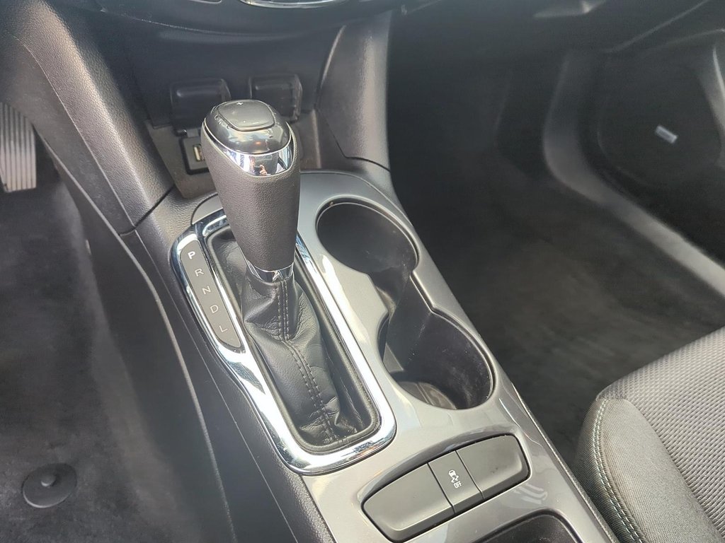 2018 Chevrolet Cruze LT - 6AT in Stratford, Ontario - 15 - w1024h768px