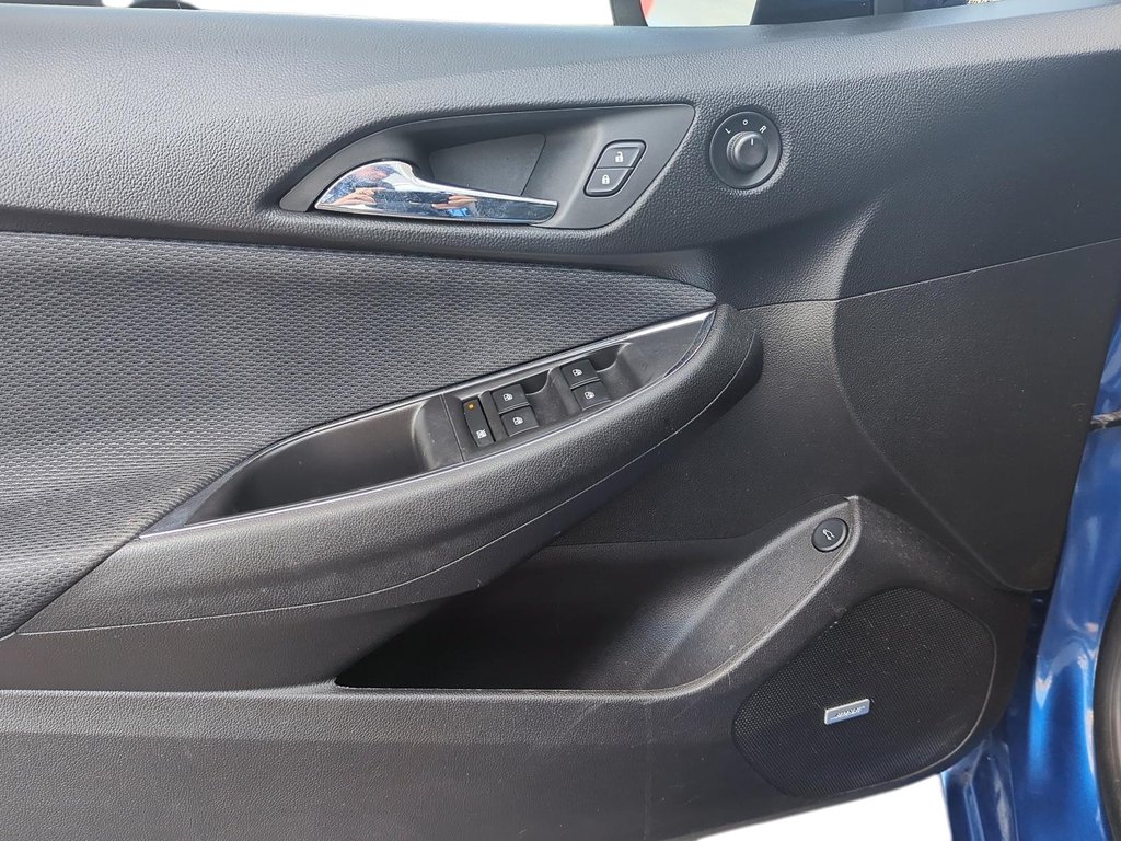 2018 Chevrolet Cruze LT - 6AT in Stratford, Ontario - 11 - w1024h768px