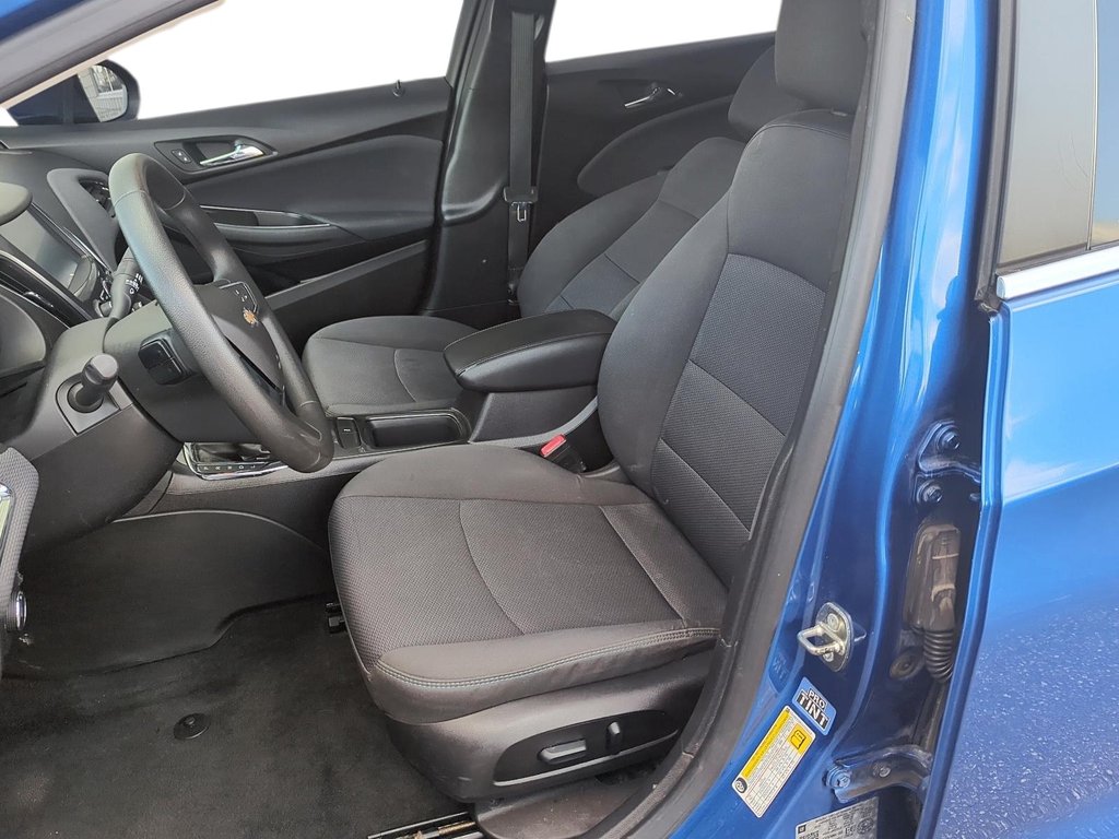 2018 Chevrolet Cruze LT - 6AT in Stratford, Ontario - 9 - w1024h768px
