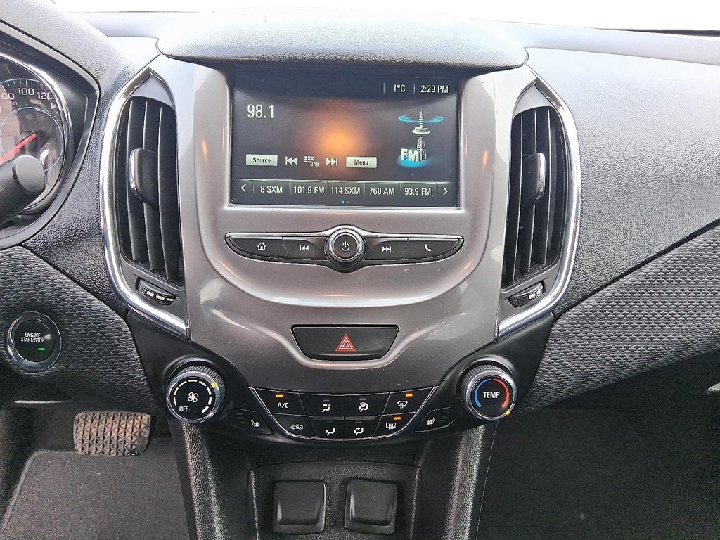 2018 Chevrolet Cruze LT - 6AT in Stratford, Ontario - 15 - w1024h768px
