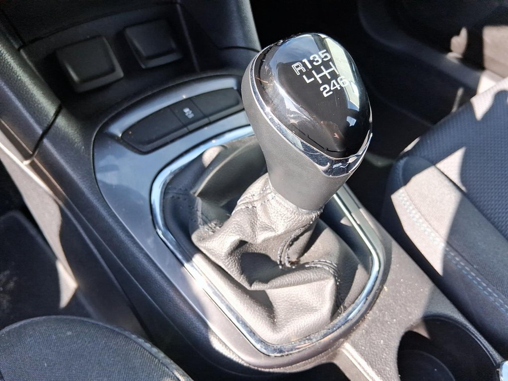 2018 Chevrolet Cruze LT - 6MT in Stratford, Ontario - 15 - w1024h768px