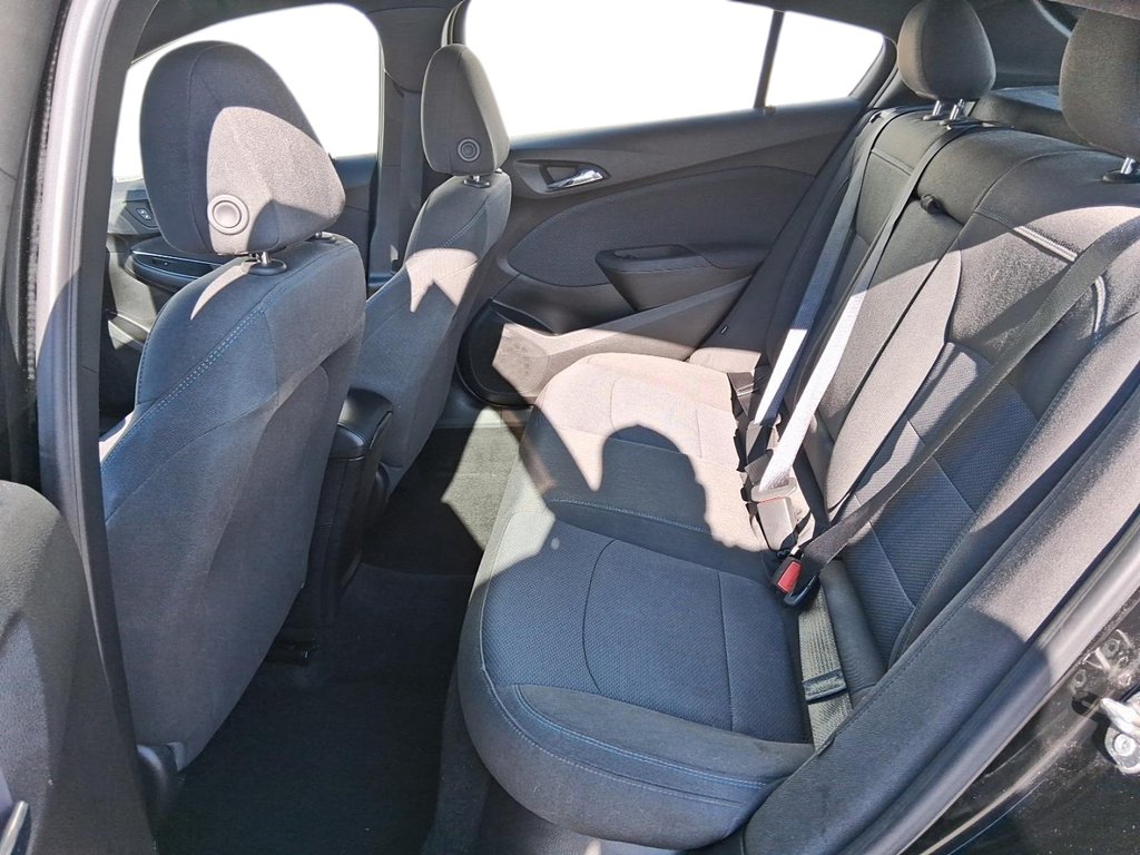 2018 Chevrolet Cruze LT - 6MT in Stratford, Ontario - 8 - w1024h768px