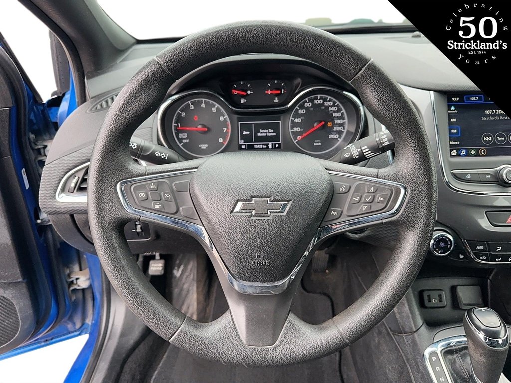 2019  Cruze Hatchback LT - 6AT in Stratford, Ontario - 11 - w1024h768px