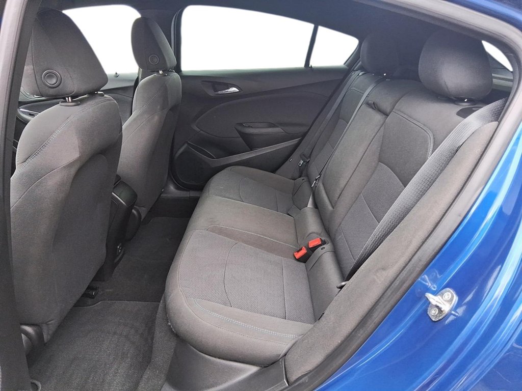 2019 Chevrolet Cruze Hatchback LT - 6AT in Stratford, Ontario - 10 - w1024h768px