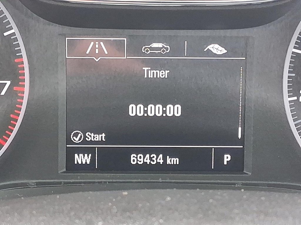 2019 Chevrolet Cruze Hatchback LT - 6AT in Stratford, Ontario - 14 - w1024h768px