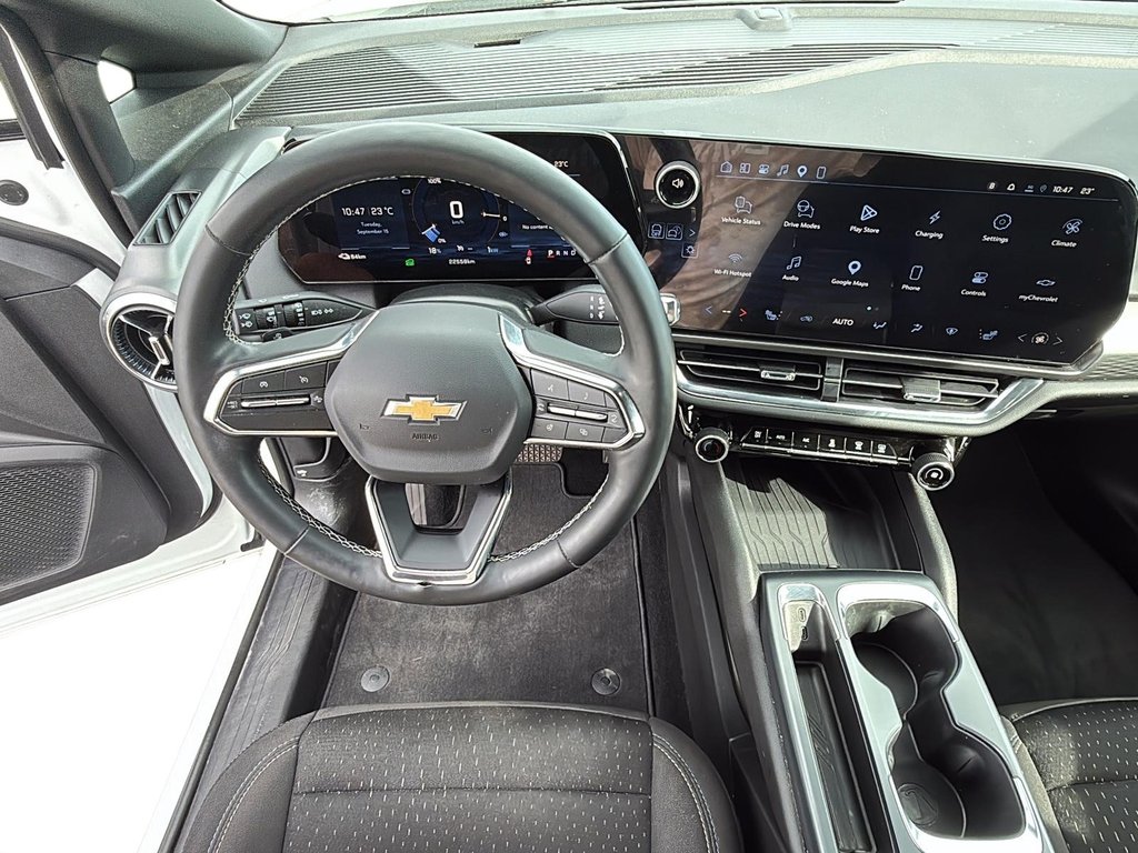 2025 Chevrolet Equinox EV 4dr LT in Stratford, Ontario - 13 - w1024h768px