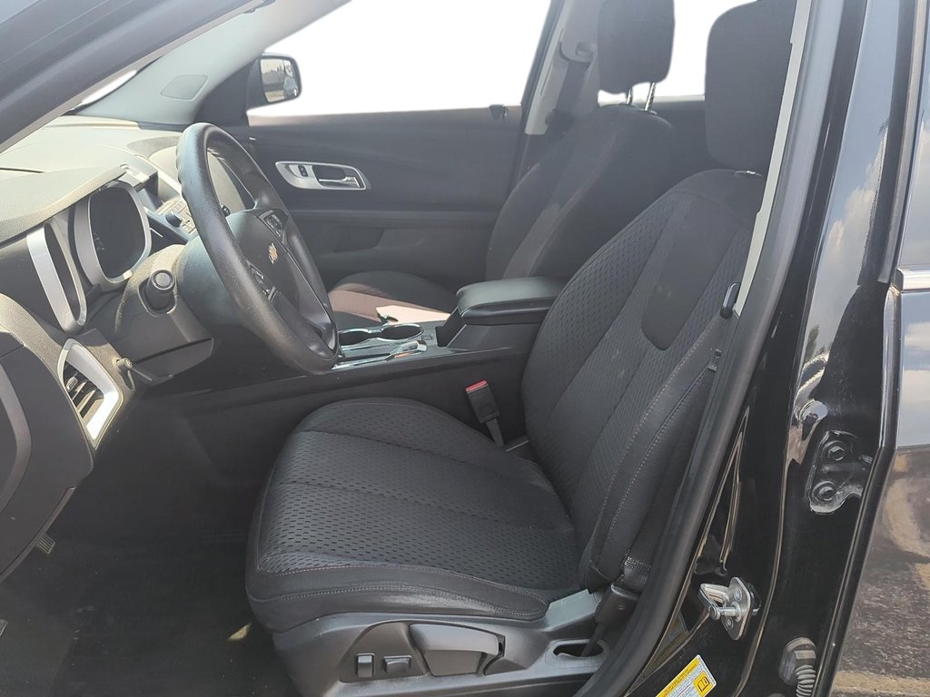 2013 Chevrolet Equinox LS FWD 1SA in Stratford, Ontario - 8 - w1024h768px
