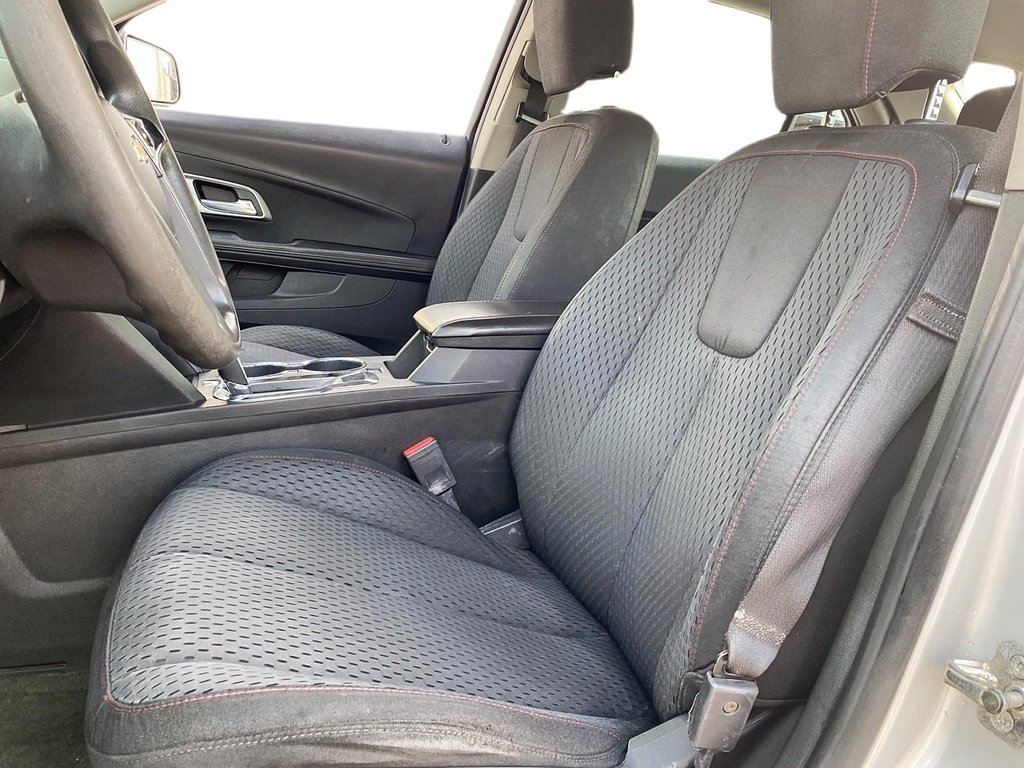 2014 Chevrolet Equinox LS FWD in Stratford, Ontario - 8 - w1024h768px