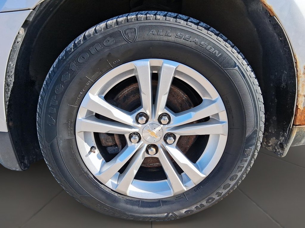 2016 Chevrolet Equinox AWD LS in Stratford, Ontario - 7 - w1024h768px