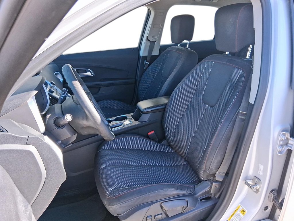 2016 Chevrolet Equinox AWD LS in Stratford, Ontario - 8 - w1024h768px