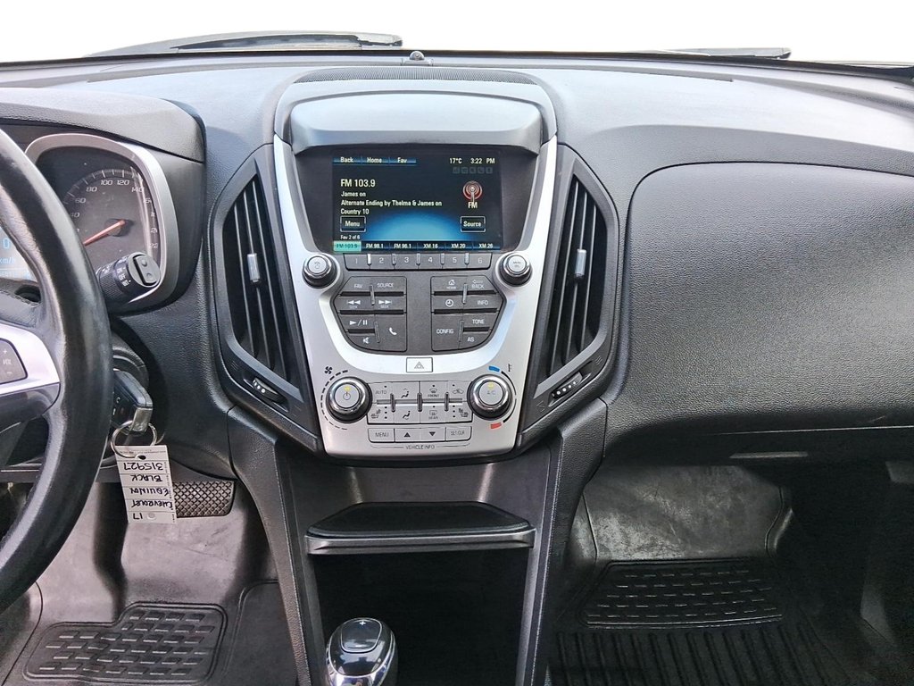 2017 Chevrolet Equinox AWD Premier in Stratford, Ontario - 15 - w1024h768px
