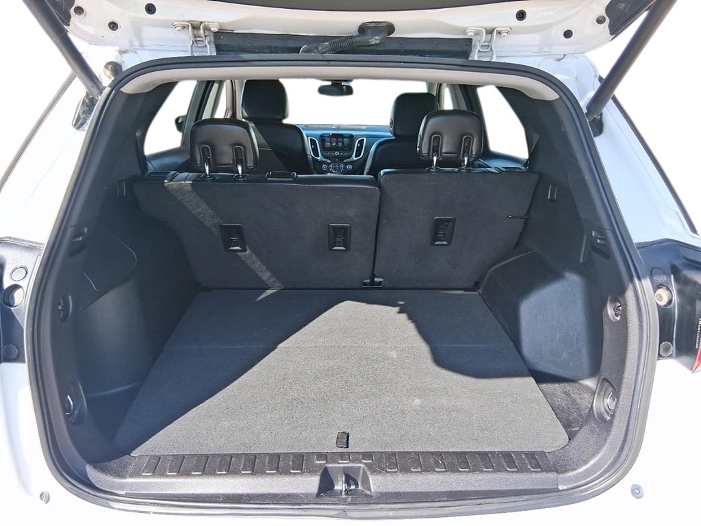 2018 Chevrolet Equinox AWD Premier in Stratford, Ontario - 6 - w1024h768px