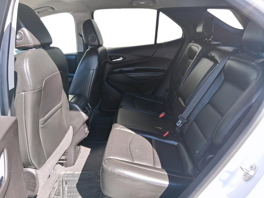 2018 Chevrolet Equinox AWD Premier in Stratford, Ontario - 9 - w1024h768px