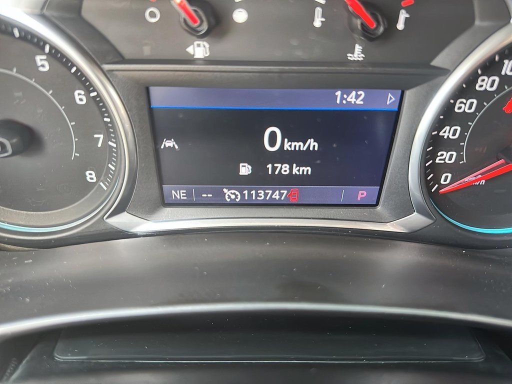 2020 Chevrolet Equinox AWD Premier 2.0T in Stratford, Ontario - 12 - w1024h768px