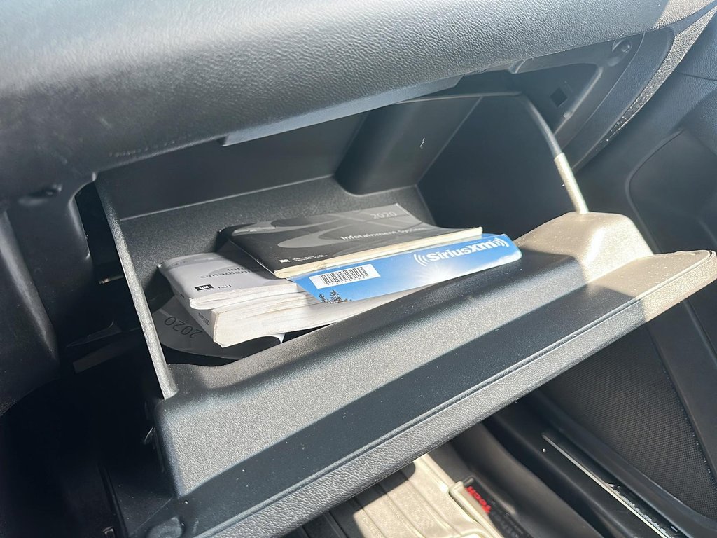 2020 Chevrolet Equinox AWD Premier 2.0T in Stratford, Ontario - 15 - w1024h768px