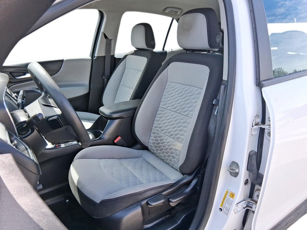 2021 Chevrolet Equinox FWD LS 1.5t in Stratford, Ontario - 8 - w1024h768px