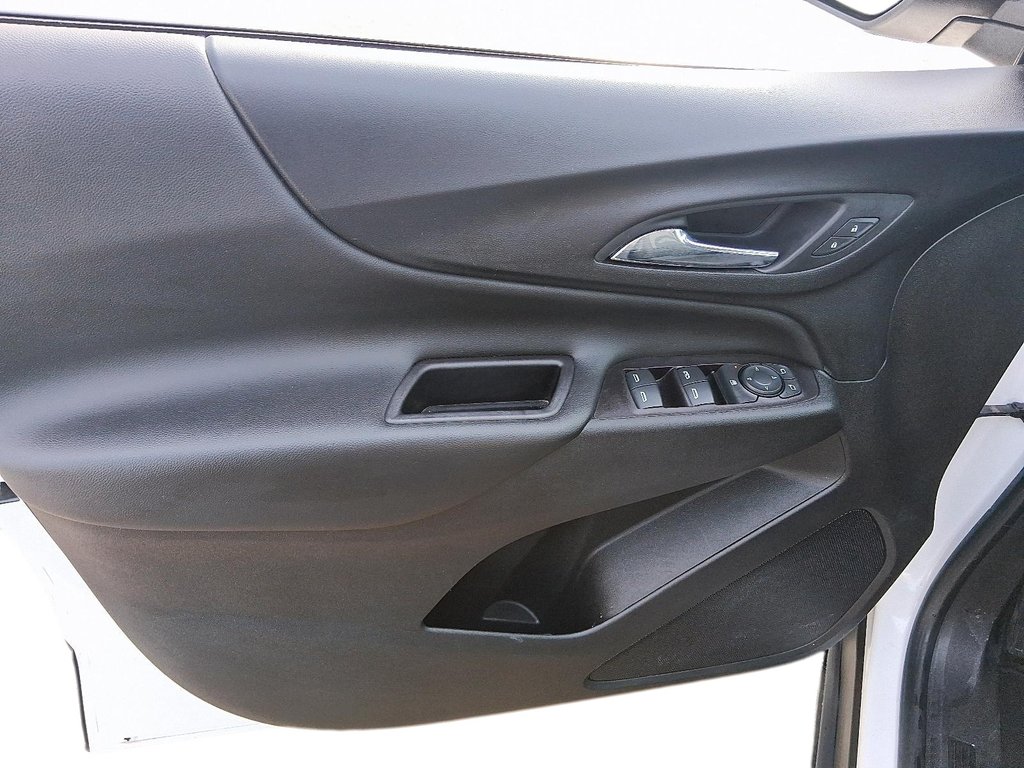 2022 Chevrolet Equinox AWD LT 1.5t in Stratford, Ontario - 11 - w1024h768px