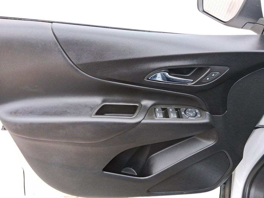 2022 Chevrolet Equinox FWD LT 1.5t in Stratford, Ontario - 11 - w1024h768px